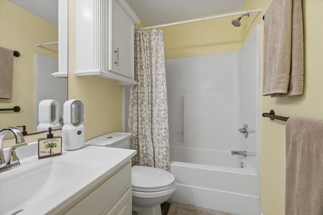 56 Tarpon Street, Bayou Vista, TX 77563