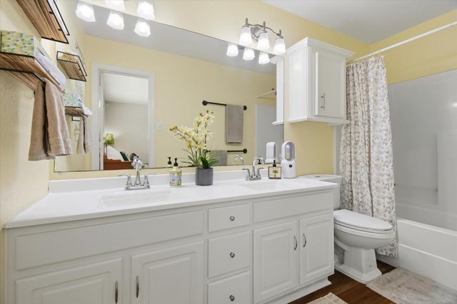 56 Tarpon Street, Bayou Vista, TX 77563