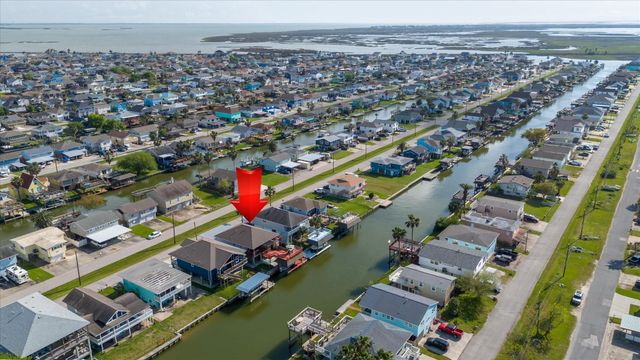 56 Tarpon Street, Bayou Vista, TX 77563