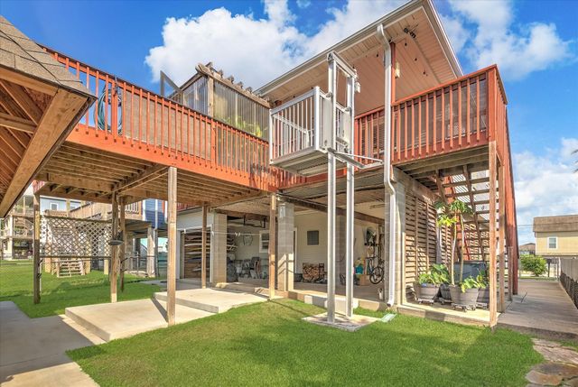 56 Tarpon Street, Bayou Vista, TX 77563