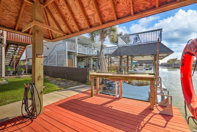 56 Tarpon Street, Bayou Vista, TX 77563