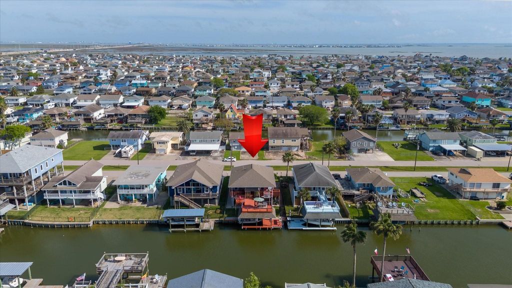 56 Tarpon Street, Bayou Vista, TX 77563