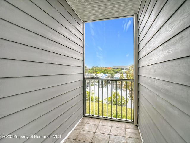 5722 Biscayne Court 103, New Port Richey, FL 34652