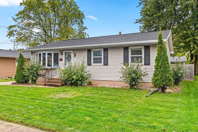 111 N MEADOW STREET, Oshkosh, WI 54902