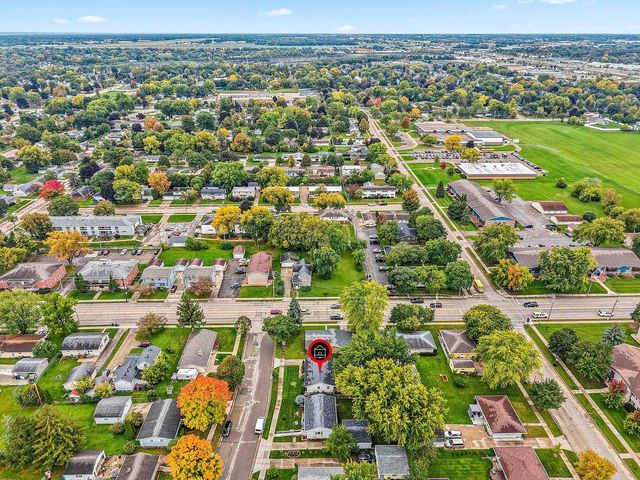 111 N MEADOW STREET, Oshkosh, WI 54902