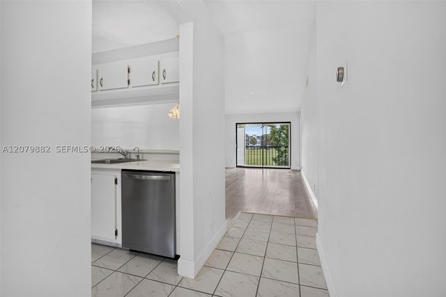 4626 Lucerne Lakes Blvd E 202, Lake Worth, FL 33467