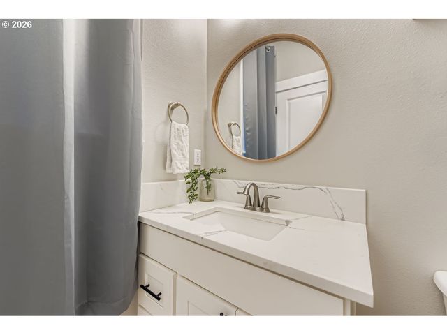 1106 Sw DOTTIE Ct, Troutdale, OR 97060