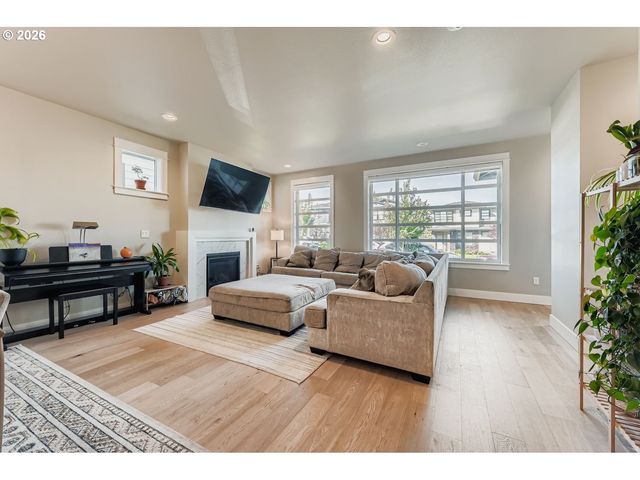 1106 Sw DOTTIE Ct, Troutdale, OR 97060