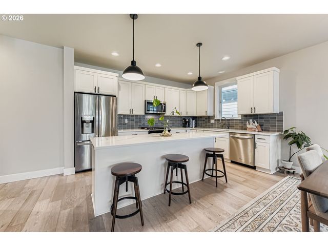 1106 Sw DOTTIE Ct, Troutdale, OR 97060