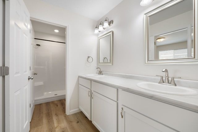 2525 Ivory St, Minot, ND 58703