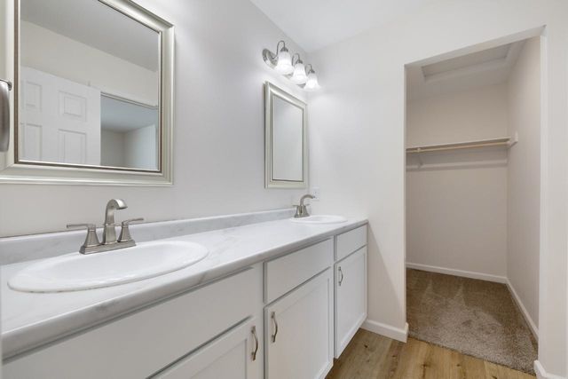 2525 Ivory St, Minot, ND 58703