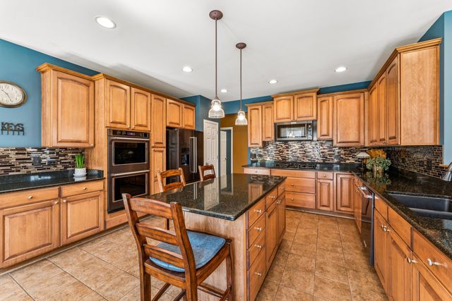 2991 Wagon Road, Elgin, IL 60124