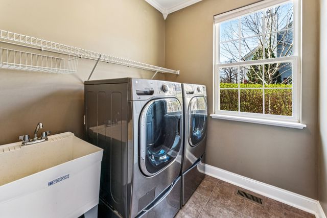 2991 Wagon Road, Elgin, IL 60124