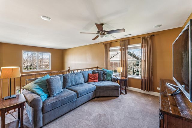 2991 Wagon Road, Elgin, IL 60124