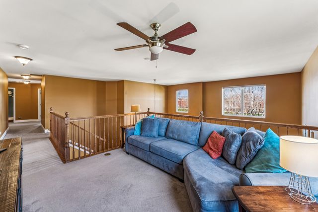 2991 Wagon Road, Elgin, IL 60124