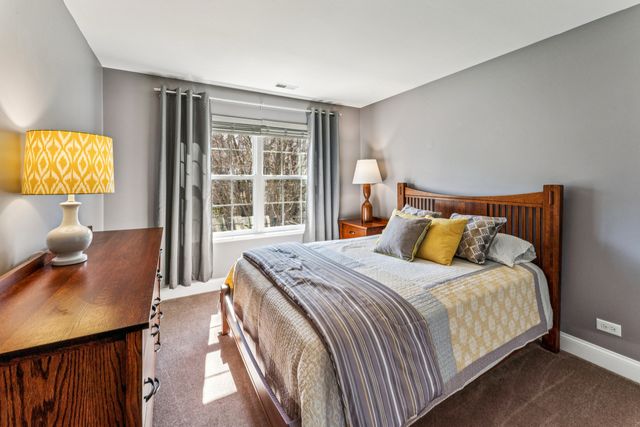 2991 Wagon Road, Elgin, IL 60124