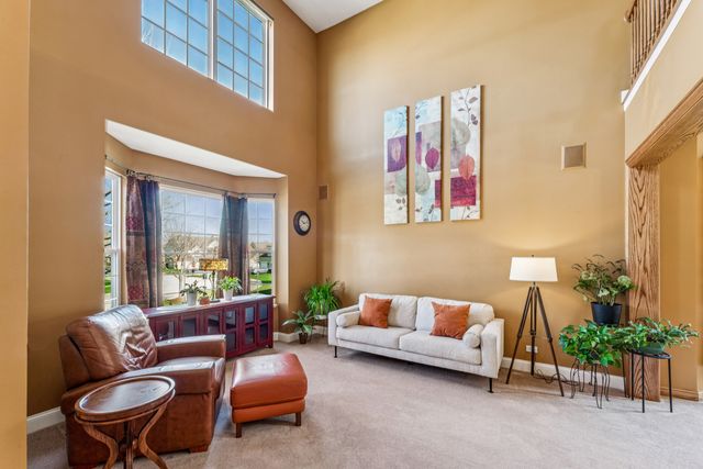 2991 Wagon Road, Elgin, IL 60124