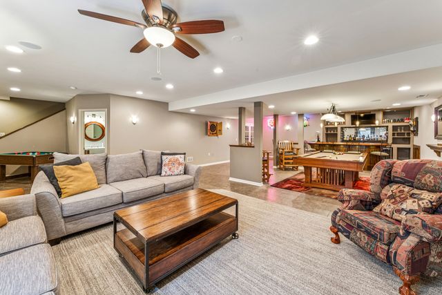 2991 Wagon Road, Elgin, IL 60124