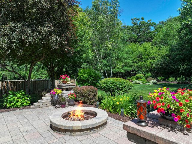 2991 Wagon Road, Elgin, IL 60124