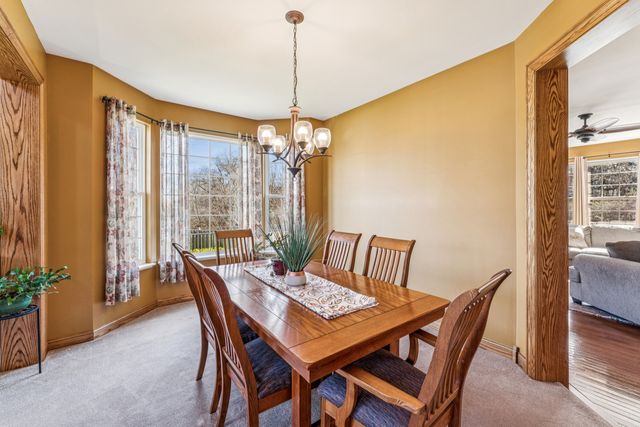 2991 Wagon Road, Elgin, IL 60124