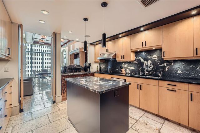 147 15th NE Street 16C, Atlanta, GA 30309