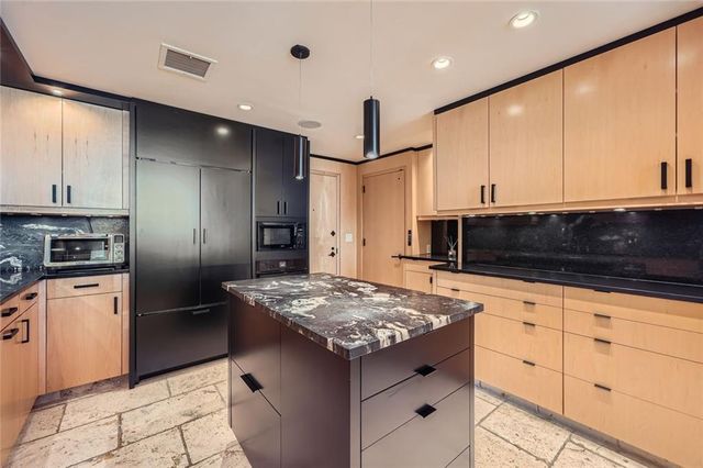 147 15th NE Street 16C, Atlanta, GA 30309