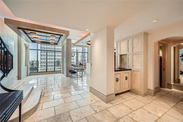 147 15th NE Street 16C, Atlanta, GA 30309