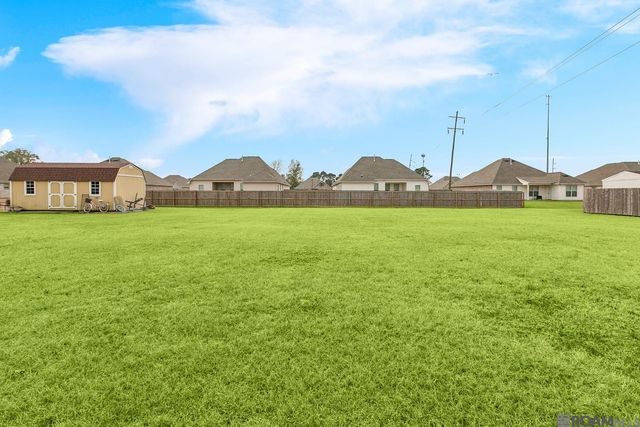 3883 Plantation Ridge Dr, Addis, LA 70710