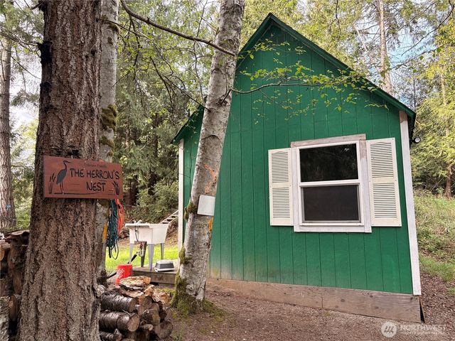 730 E Madrona Boulevard NW, Lakebay, WA 98349
