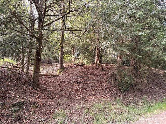 730 E Madrona Boulevard NW, Lakebay, WA 98349