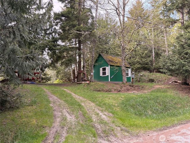 730 E Madrona Boulevard NW, Lakebay, WA 98349