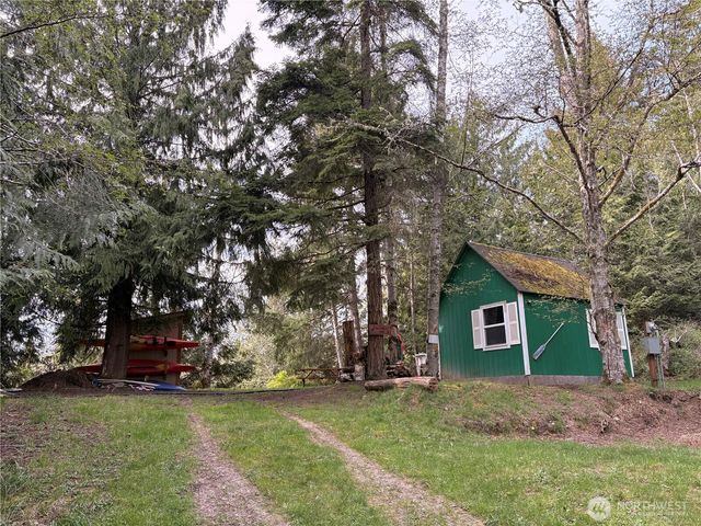 730 E Madrona Boulevard NW, Lakebay, WA 98349
