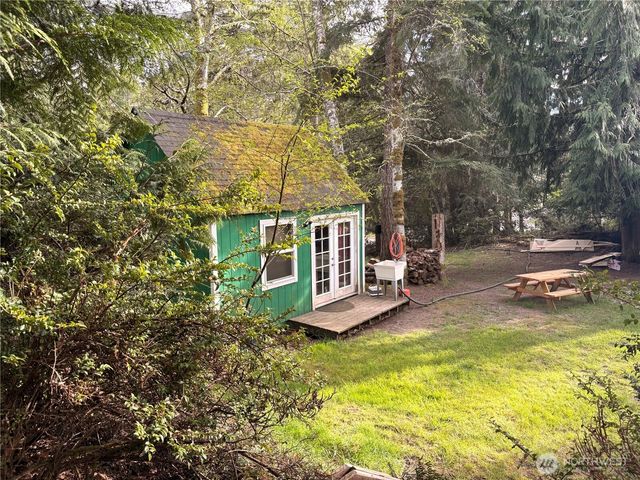 730 E Madrona Boulevard NW, Lakebay, WA 98349
