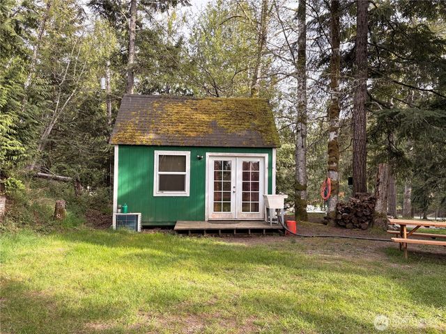 730 E Madrona Boulevard NW, Lakebay, WA 98349