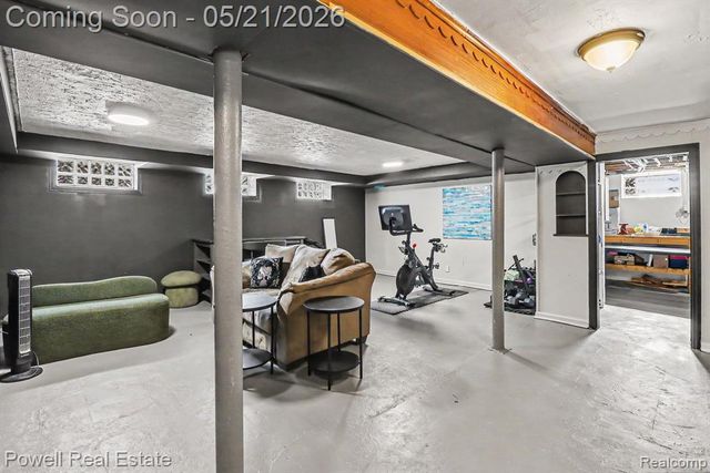 17503 Prairie Street, Detroit, MI 48221