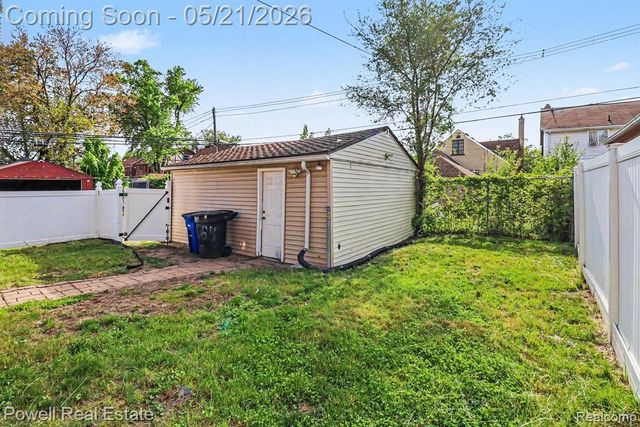 17503 Prairie Street, Detroit, MI 48221