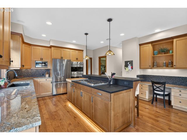 1531 Nw MORGAN Ln, Portland, OR 97229