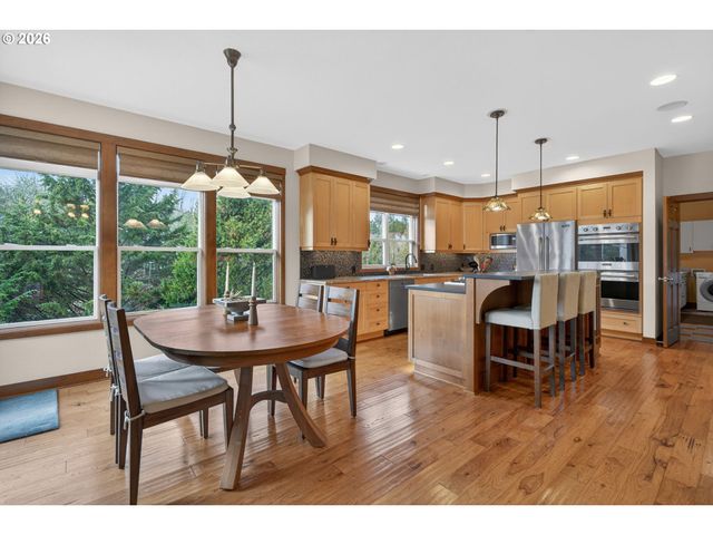 1531 Nw MORGAN Ln, Portland, OR 97229