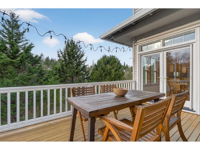 1531 Nw MORGAN Ln, Portland, OR 97229