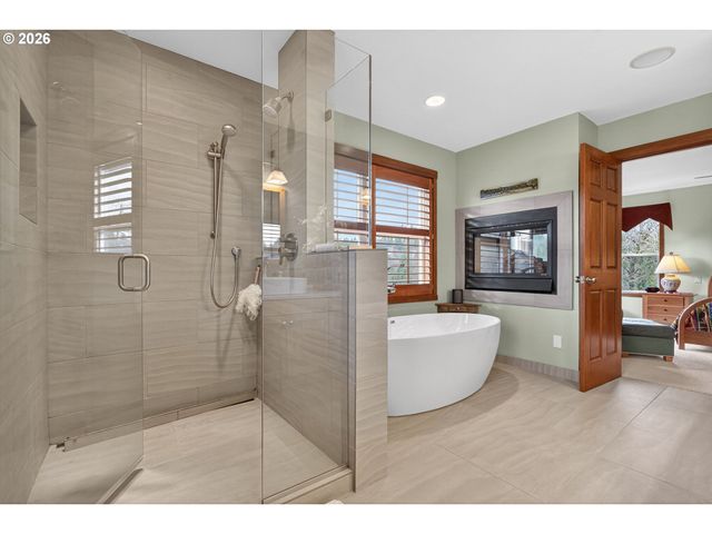 1531 Nw MORGAN Ln, Portland, OR 97229