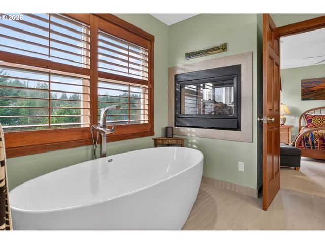 1531 Nw MORGAN Ln, Portland, OR 97229