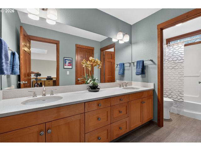 1531 Nw MORGAN Ln, Portland, OR 97229