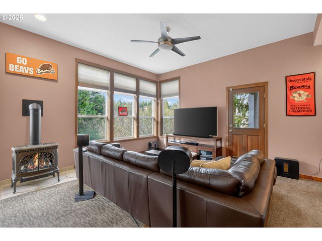 1531 Nw MORGAN Ln, Portland, OR 97229