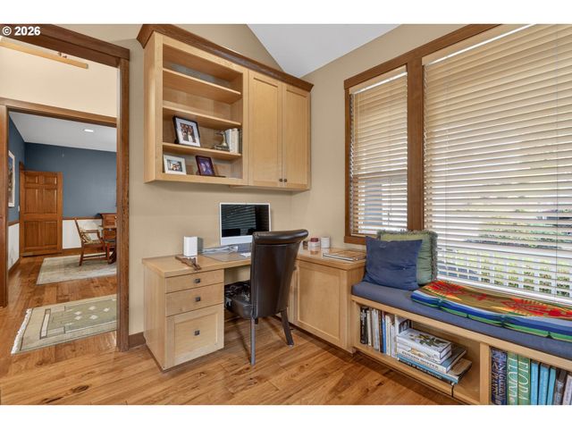 1531 Nw MORGAN Ln, Portland, OR 97229