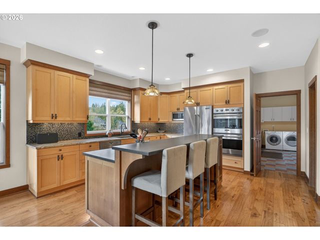 1531 Nw MORGAN Ln, Portland, OR 97229