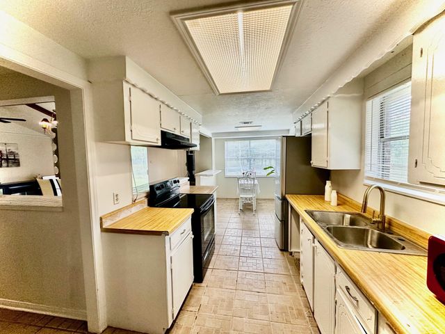 3658 Reaves Road, Cleveland, TX 77328