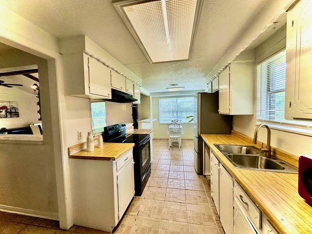 3658 Reaves Road, Cleveland, TX 77328