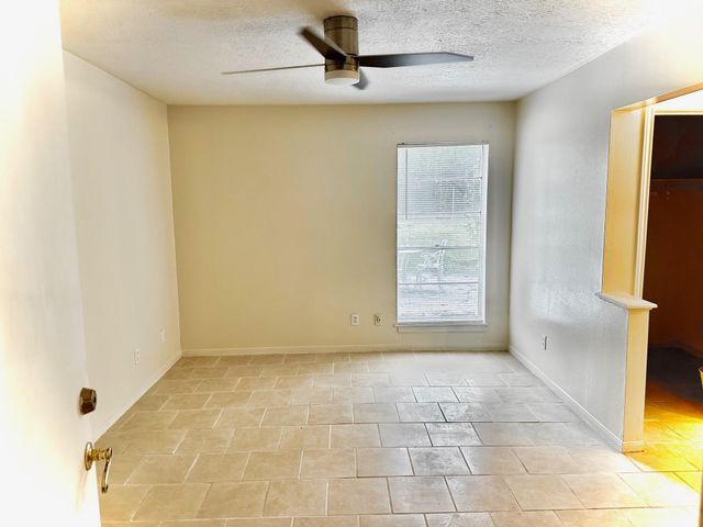 3658 Reaves Road, Cleveland, TX 77328