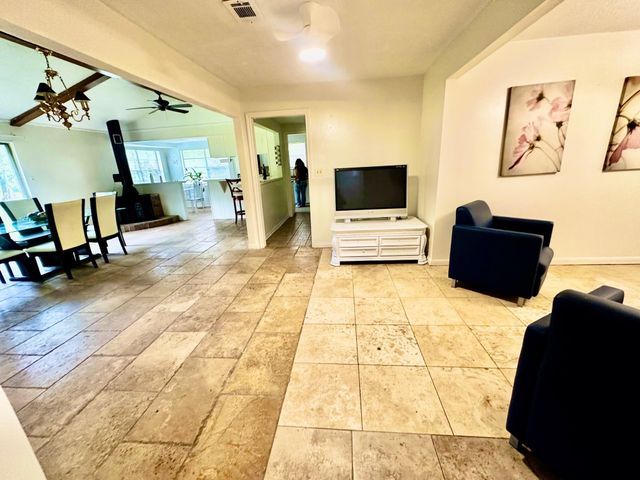 3658 Reaves Road, Cleveland, TX 77328