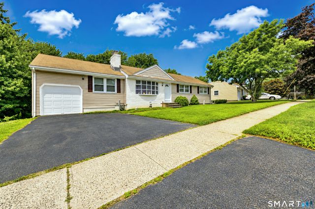 195 Emerald Place, Stratford, CT 06614